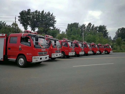 東風(fēng)多利卡消防車(chē)